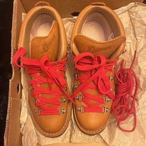 Danner boots (NWOT)
